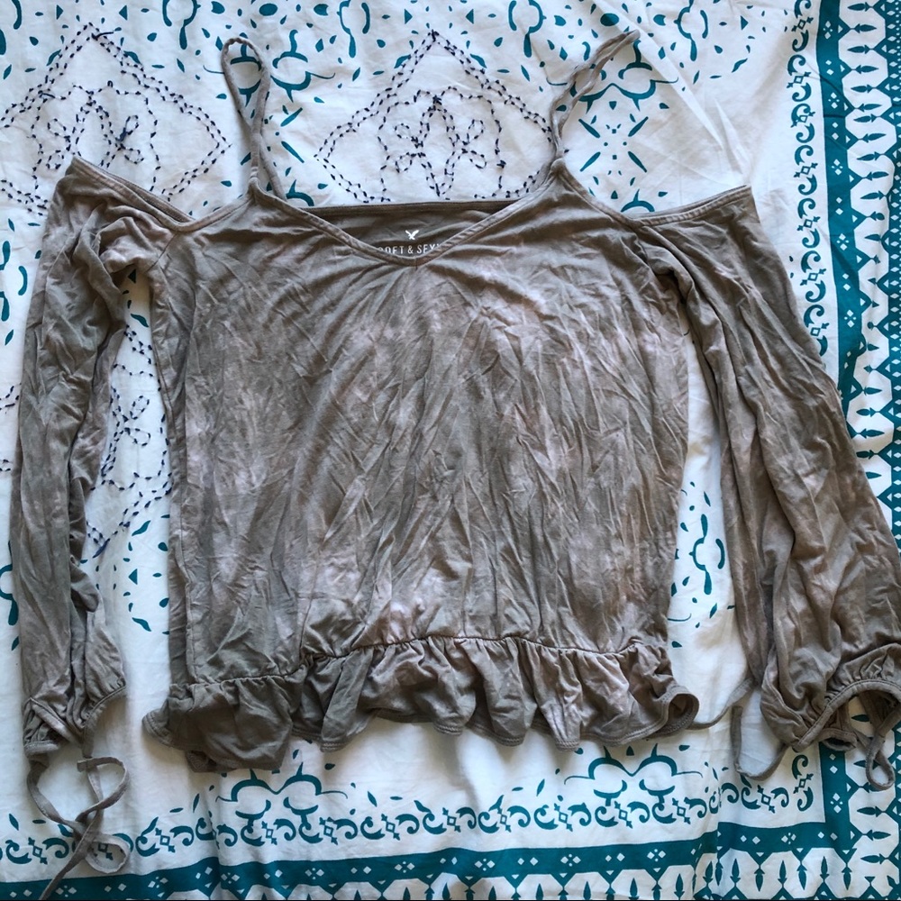 American Eagle off shoulder top